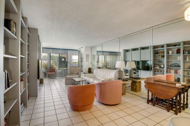 Building Photo - 3154 Via Poinciana