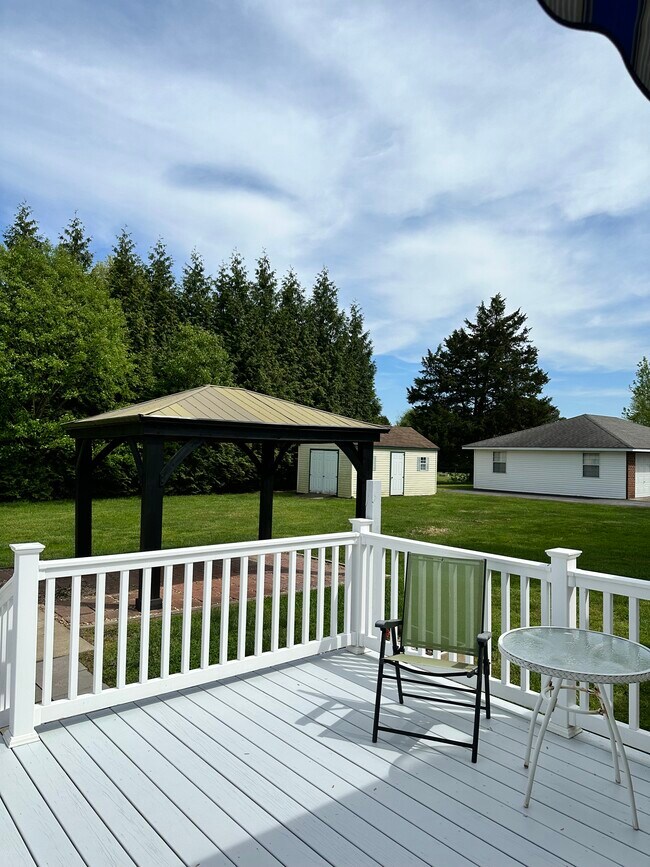 Building Photo - 644 Holly Vista Dr