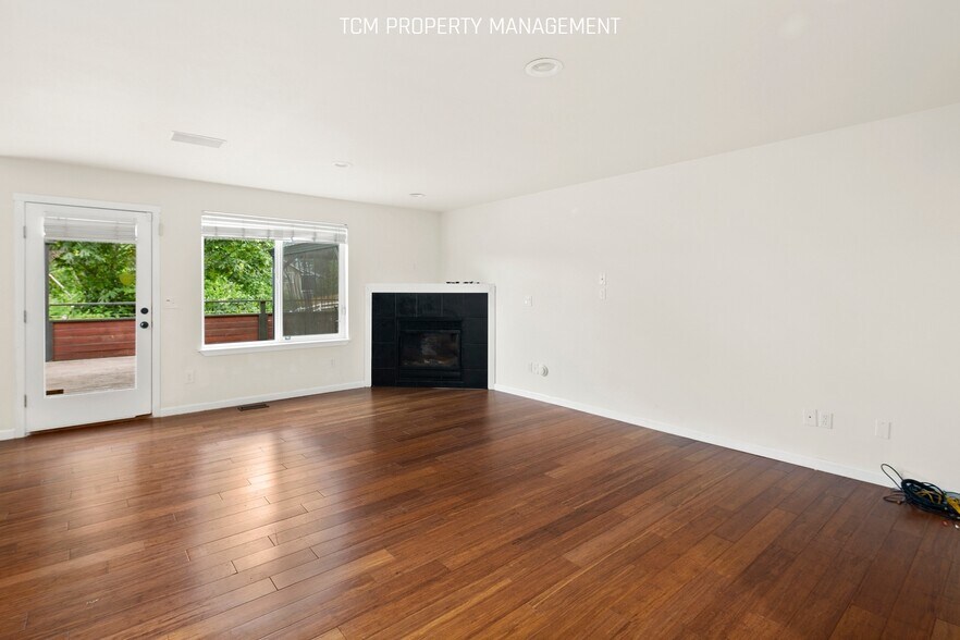 Building Photo - 6412 77th Dr NE