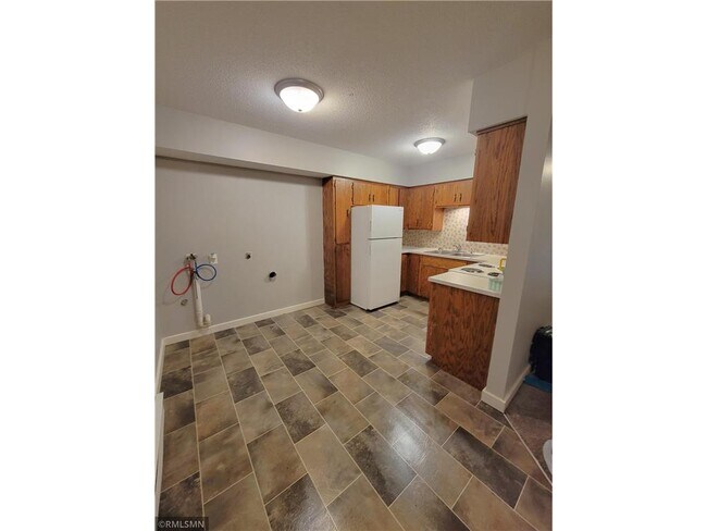 Building Photo - 710 Hillcrest St