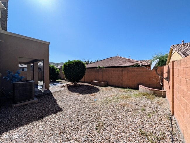 Building Photo - 3848 E Pollack St