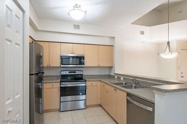 Building Photo - 1220 Reserve Way