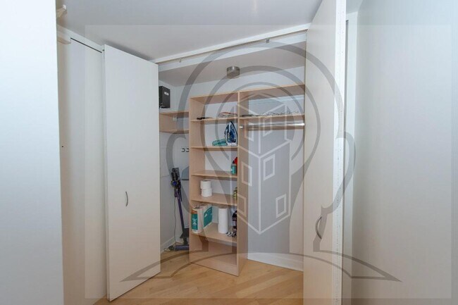 Building Photo - Stunning 46th Floor, 2 bedroom condo, right on the Chicago River