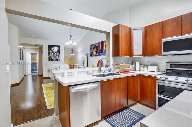 Building Photo - 1002 NW 105th Ave