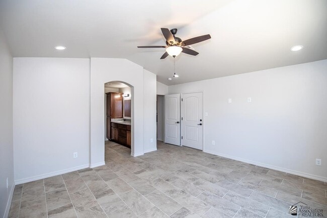 Building Photo - 12527 E 49th Dr