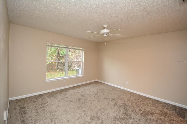 Building Photo - 35 Regent Ln