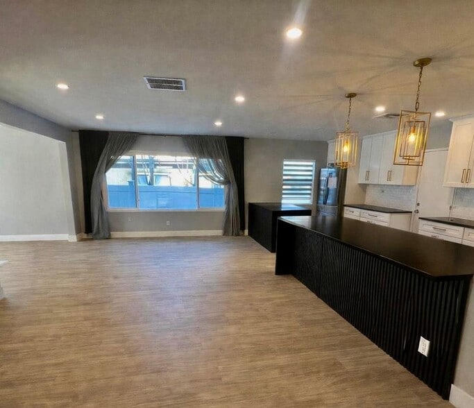 Building Photo - 22020 Viscanio