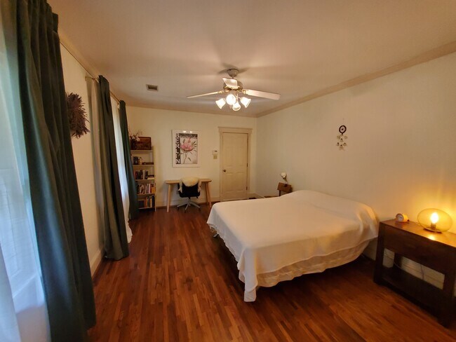 Master Bedroom - 411 N Monroe St