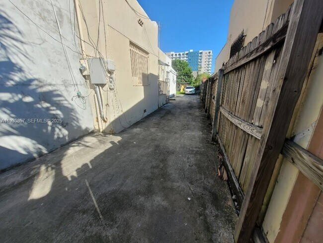 Building Photo - 1767 NW 5th St