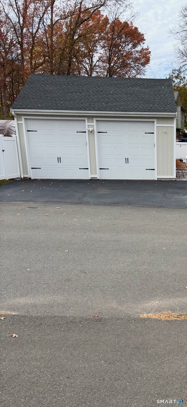 Building Photo - 83 Poplar Dr