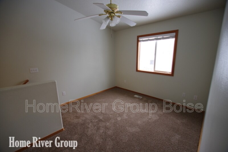 Building Photo - 6521 W Parapet Dr