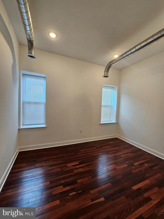 Building Photo - 3228 W Diamond St
