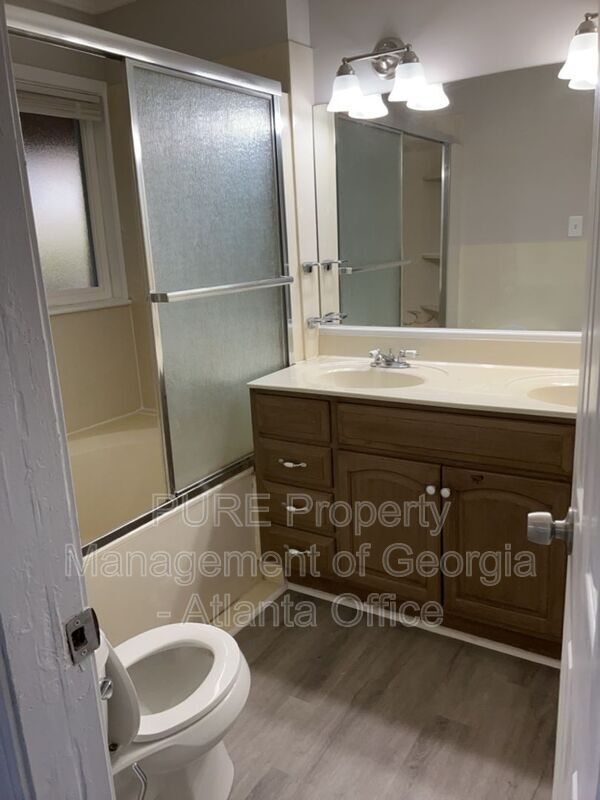 Building Photo - 2190 Kennesaw Due West Rd NW