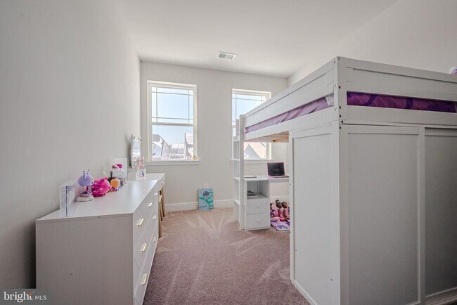 Building Photo - 34238 Graham Cir