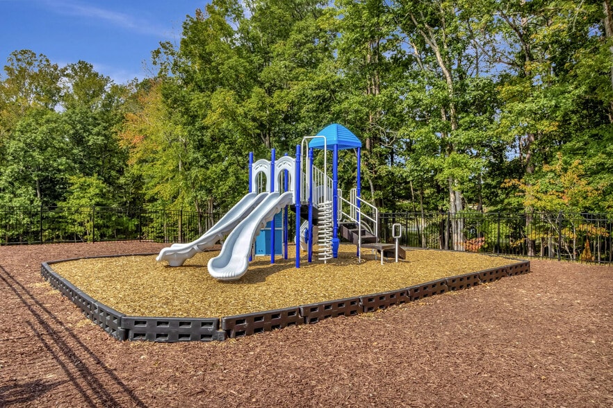 Building Photo - 2459 Englemann Dr