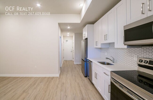 Building Photo - 1330 S Patton St