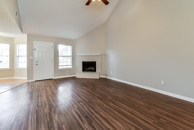 Building Photo - 7179 Raleigh Lagrange Rd
