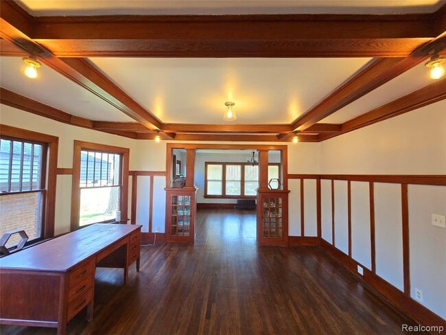 Building Photo - 26850 Seven Mile W