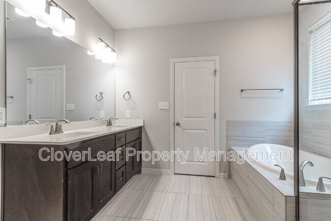 Building Photo - 675 Patriot Dr