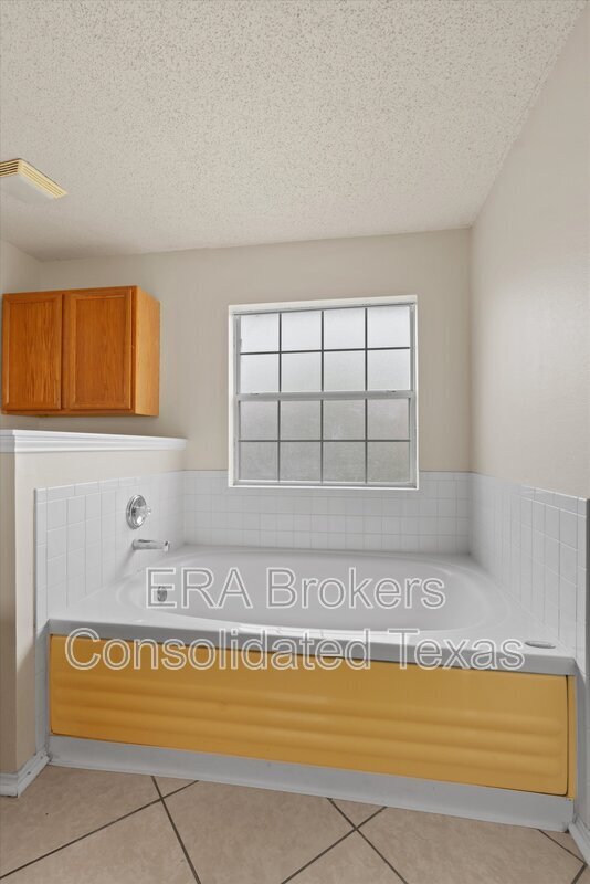 Building Photo - 101 Ina Ct