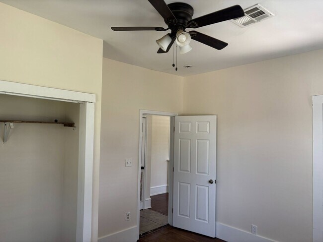 Building Photo - 113 Texas St