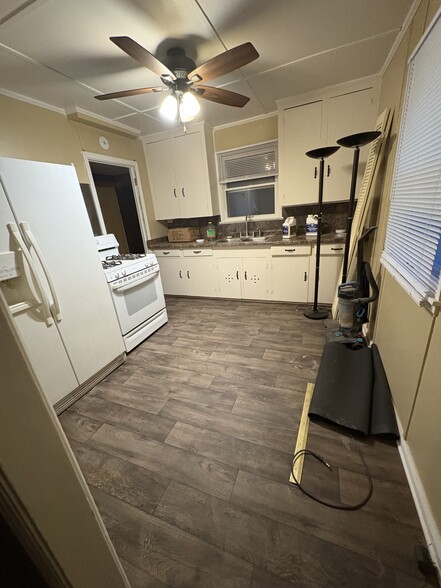 Building Photo - 68 N Edith St