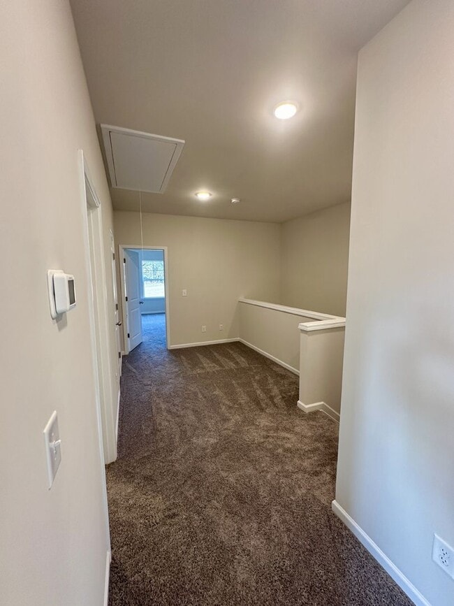 Building Photo - Nice 2BR/2BA - ONE MONTH FREE RENT