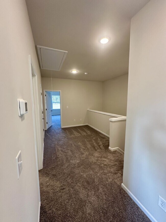 Building Photo - Nice 2BR/2BA