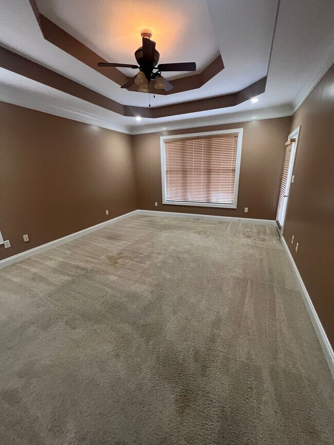 Building Photo - 4 Bedroom, 3 Bath House *Inground Pool*