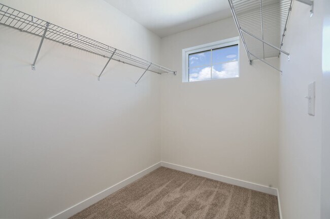 Building Photo - 649 Bucko Ave