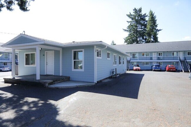 Building Photo - Beautifully Updated 2 bedroom 1 bath!