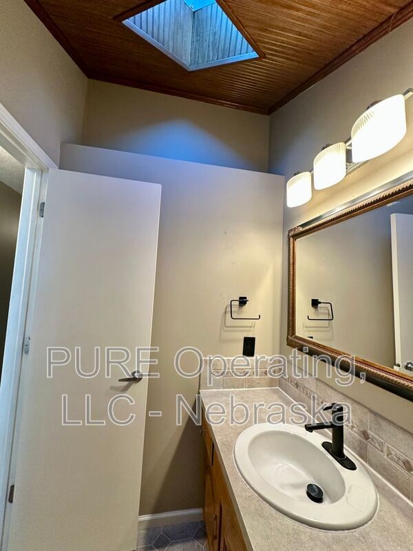 Building Photo - 5039 S 163rd Ave