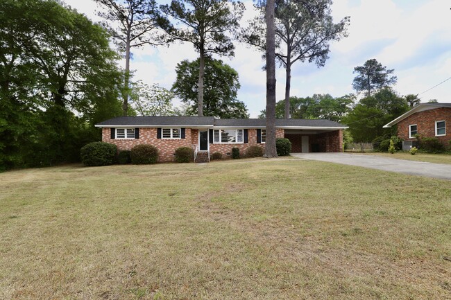 Building Photo - 1912 Dominion Dr