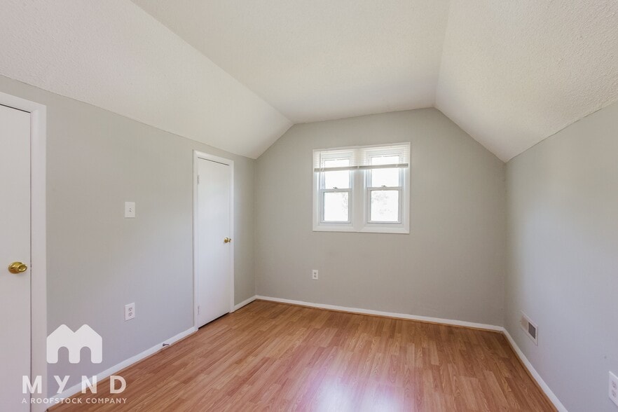 Building Photo - 8401 Clear Meadow Ln