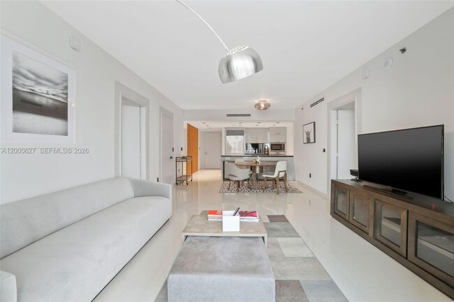 Building Photo - 465 Brickell Ave