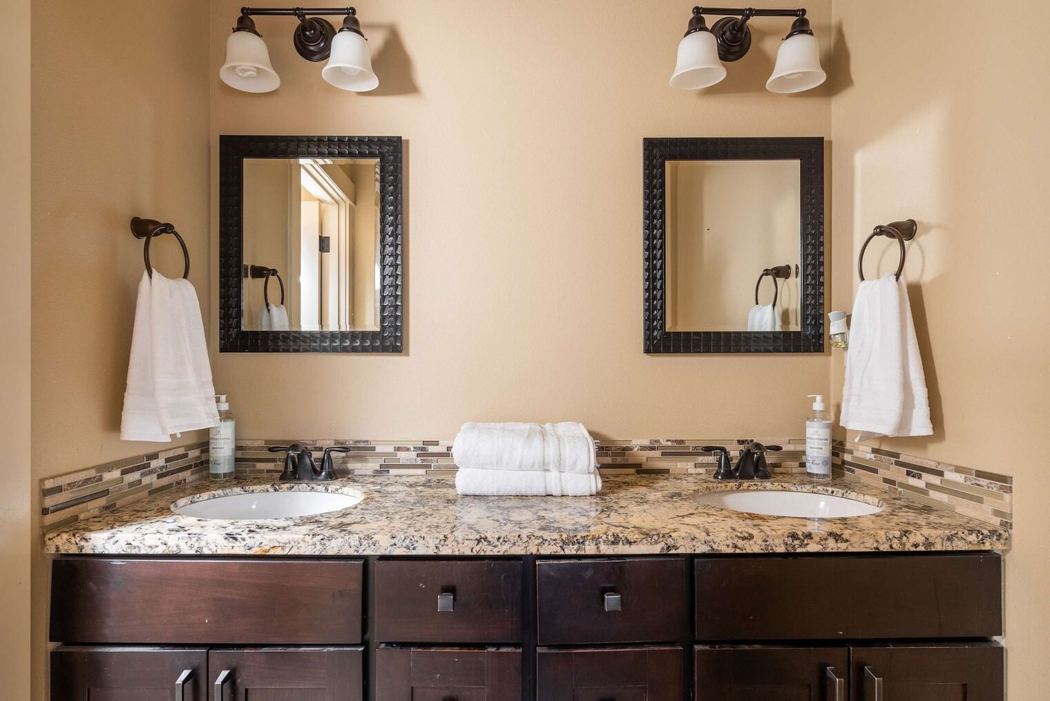 Building Photo - 4622 NE Garfield Ave.