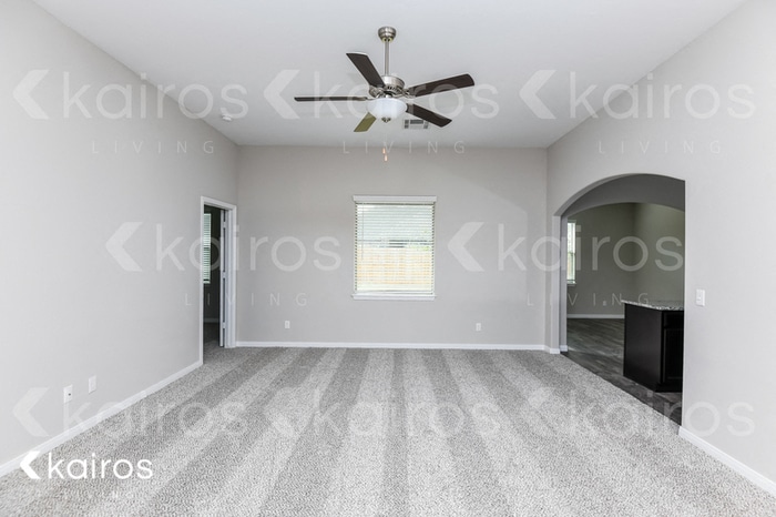 Building Photo - 316 E Georgia Terrace