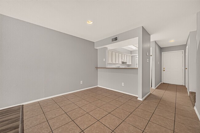 Building Photo - 12656 Windsor Village Dr