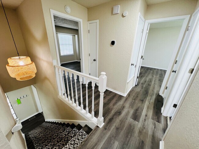 Building Photo - Spacious 4 bed 2.5 bath in Union Schools