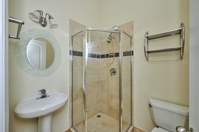 Building Photo - 2436 W Cortez St