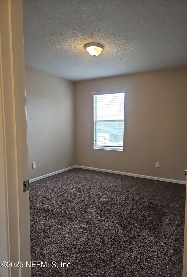 Building Photo - 1981 Rock Springs Way