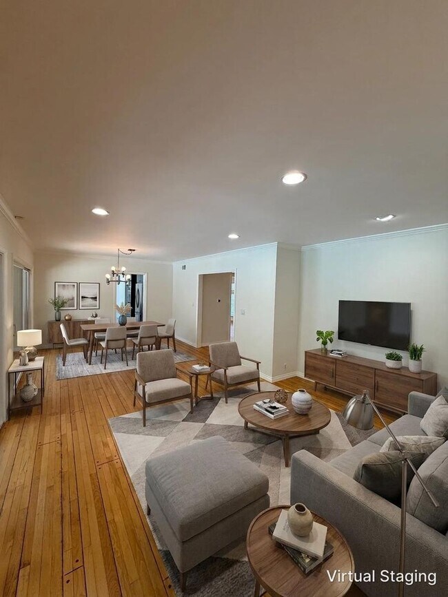 Building Photo - Beautiful One Level, 3 Bedroom, 3 Bathroom Tarzana Pool Home for Lease!