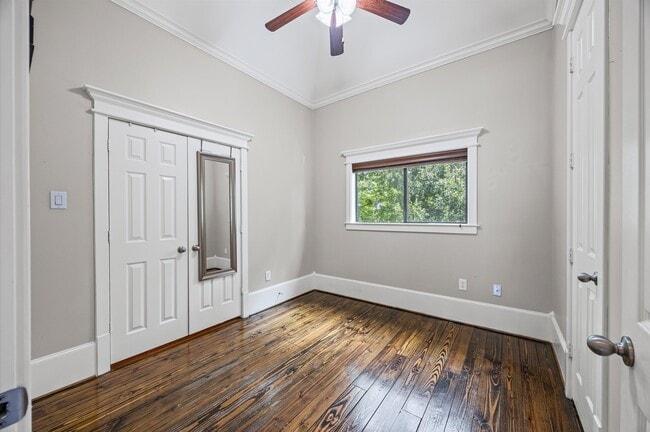 Building Photo - 1126 W 23rd St