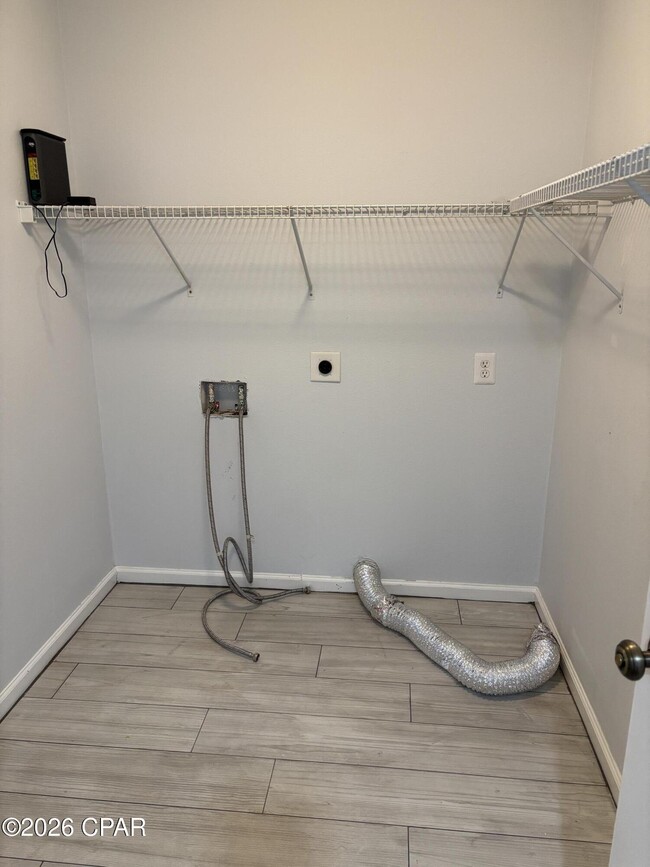 Building Photo - 5127 Stewart Dr