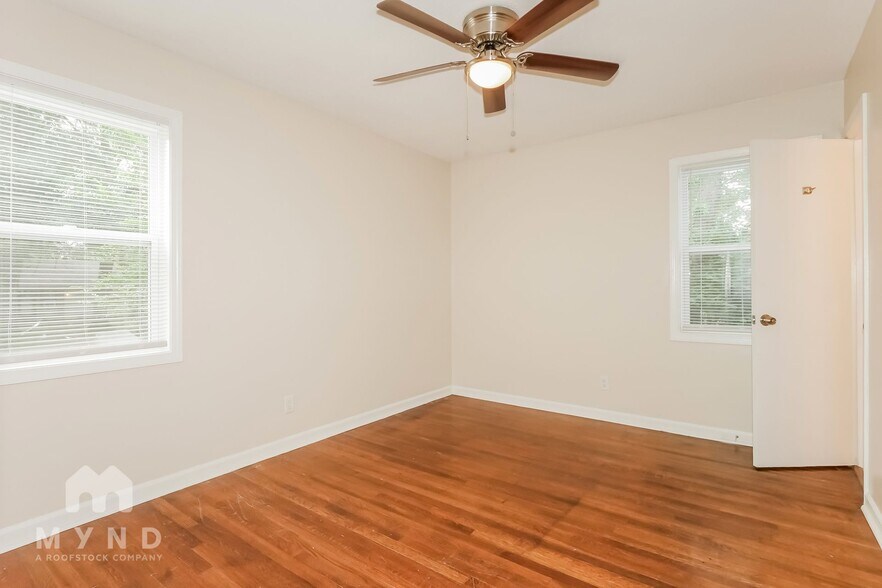 Building Photo - 8206 Whitehead Dr