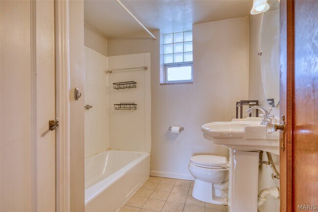 Building Photo - 6601 Alamo Ave