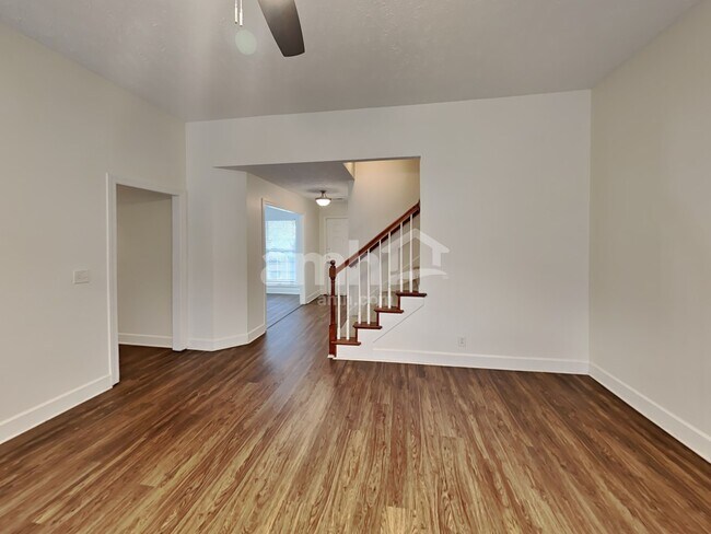 Building Photo - 1725 Kinsale Ave