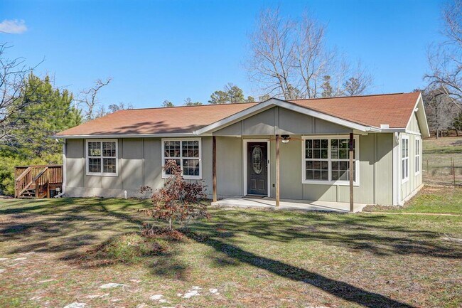Building Photo - 460 Pine Tree Loop