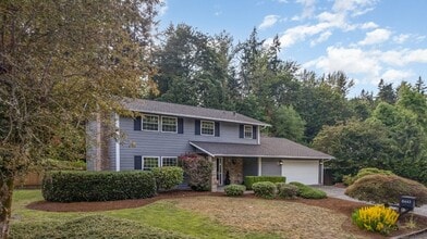 Building Photo - 4Bd/2.5Ba Bellevue Home