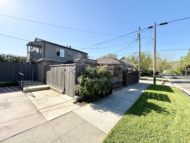 Building Photo - 2128 K St